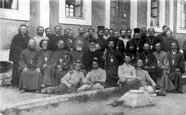  Духовенство 1-го армейского корпуса в Галлиполи с митрополитом Константином 