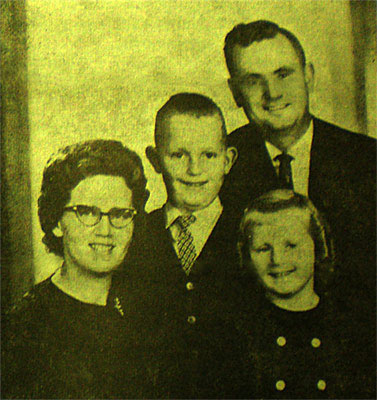  Андрей Данилюк с семьей 