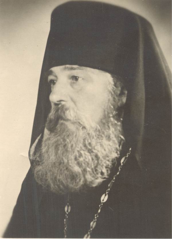  Архимандрит Иоанн (Харченко) (фото из архива Свято-Пантелеимоновского храма в Брюсселе) 