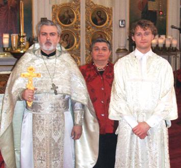  Священник Вадим Письменный с матушкой Еленой и сыном Виктором 